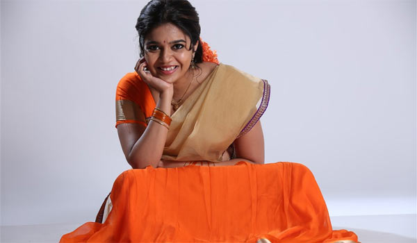 swathi,colors swathi,tripura movie,lip lock,naveen chandra  స్వాతి కి తొలిముద్దు పెట్టిన అదృష్టవంతుడు!